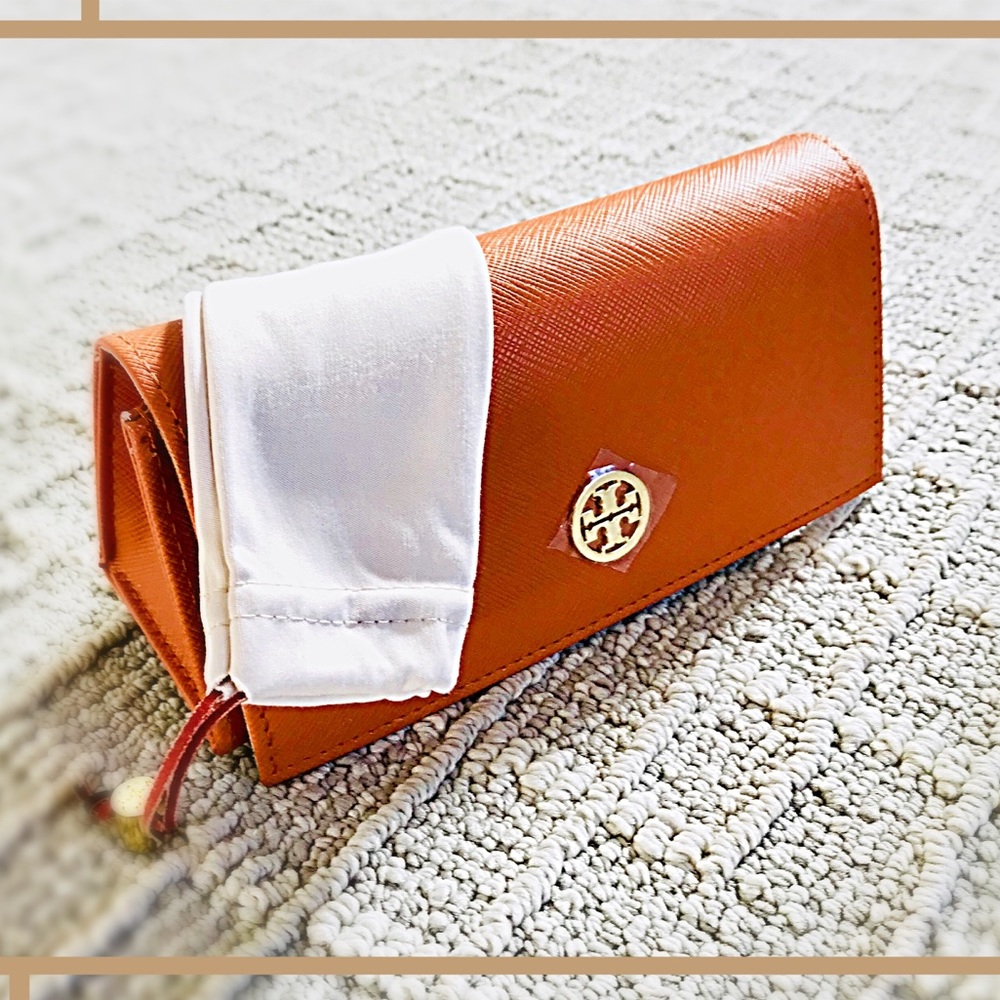 New Authentic Super Cute Tory Burch sunglass case